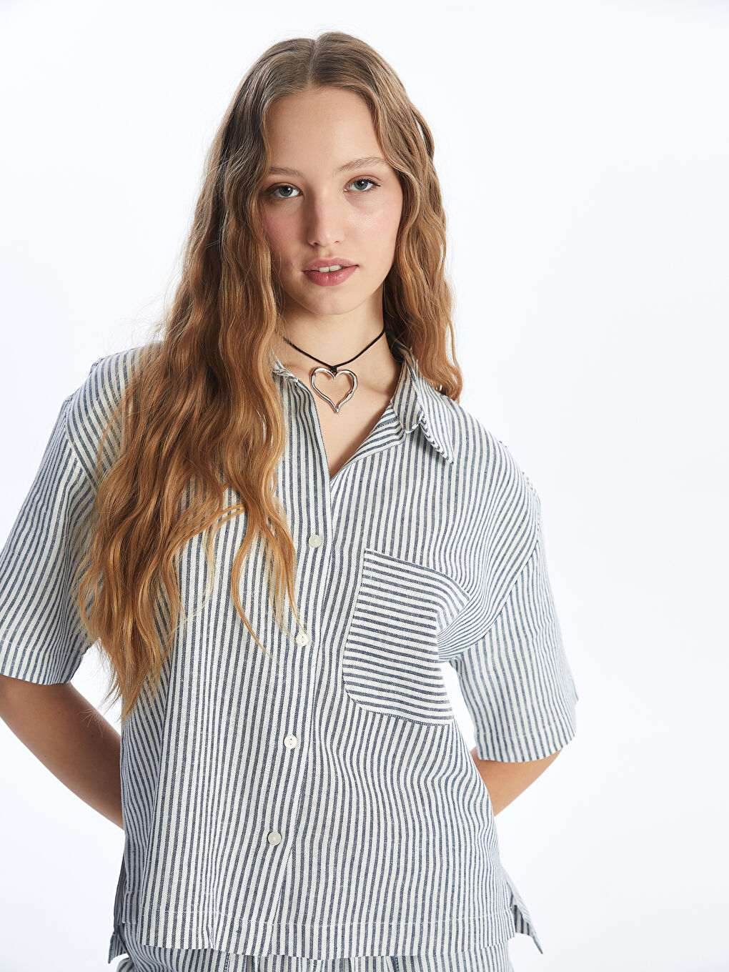 әйелдерге арналған жолақты қысқа жең зығыр қоспасы жейде-1