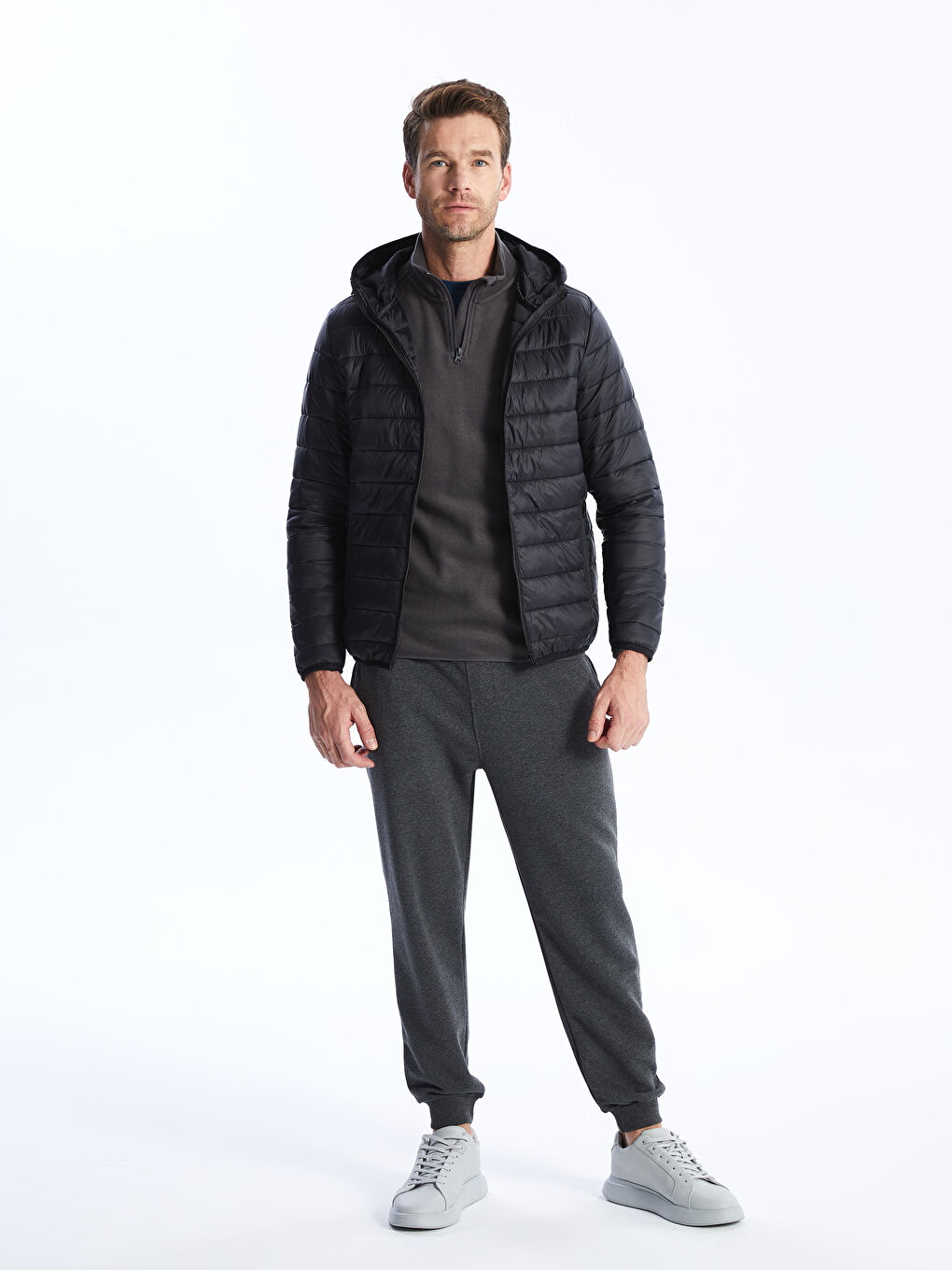 Siyah Standart Kalıp Kapüşonlu Erkek Şişme Mont-5
