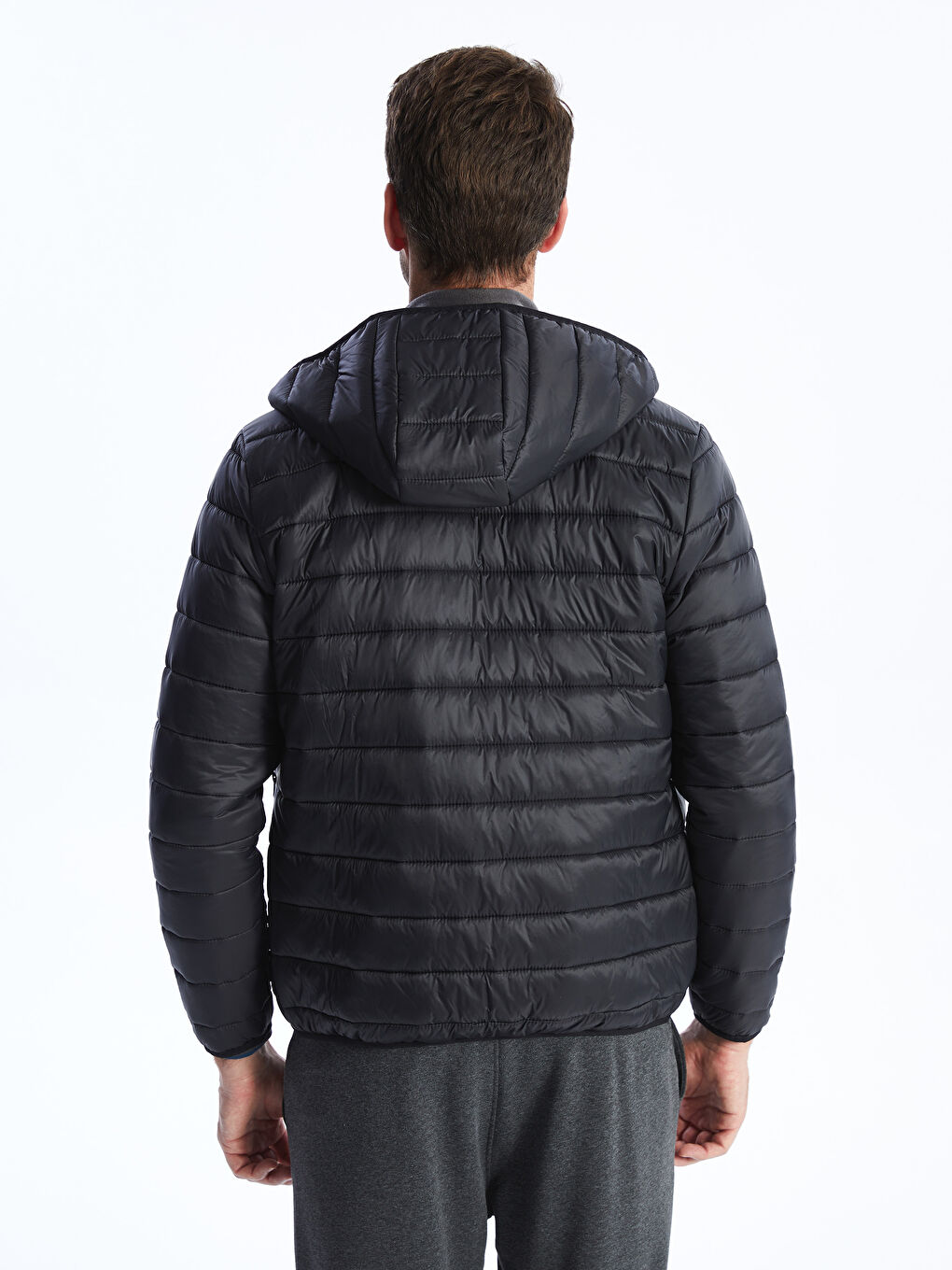 Siyah Standart Kalıp Kapüşonlu Erkek Şişme Mont-10