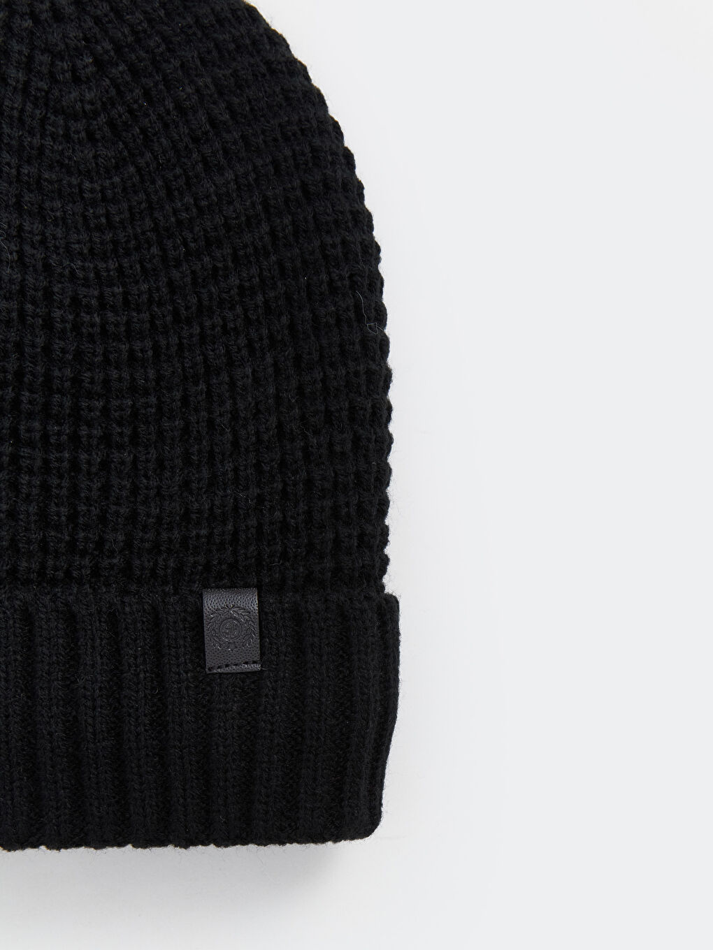 Siyah Etiket Baskılı Triko Erkek Bere-3