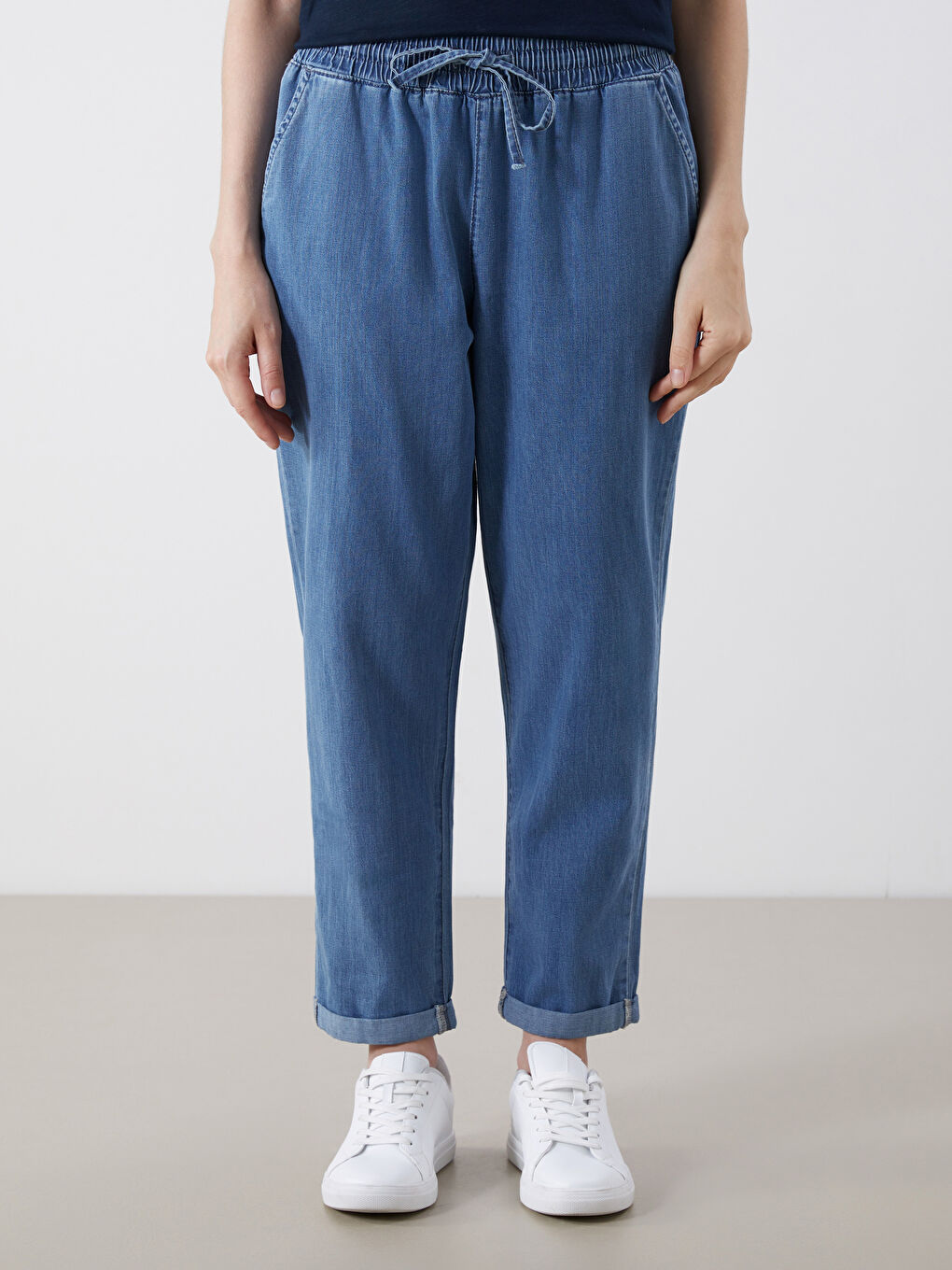 Siyah Beli Lastikli Carrot Fit Kadın Jean Pantolon-1