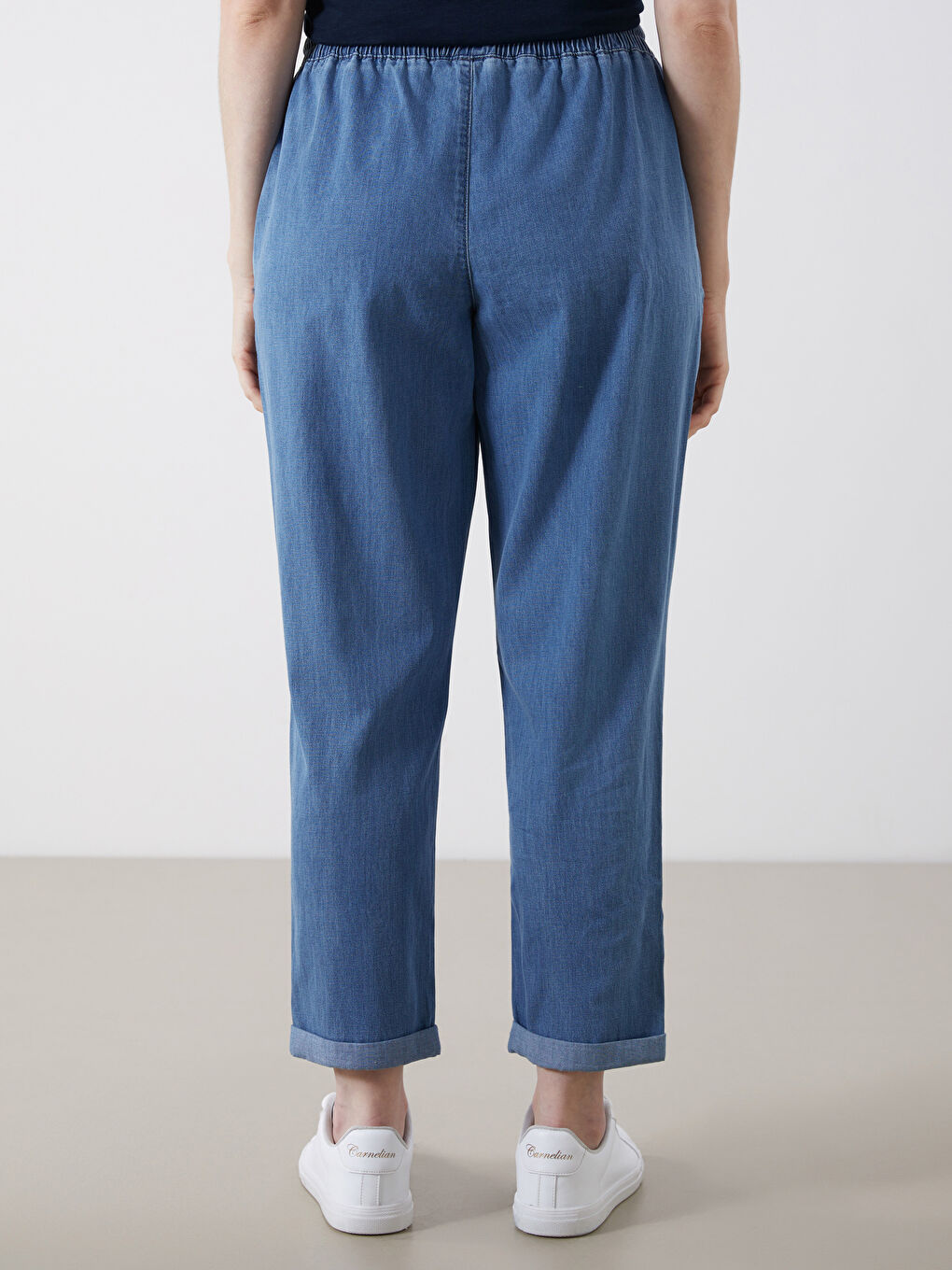 Siyah Beli Lastikli Carrot Fit Kadın Jean Pantolon-3