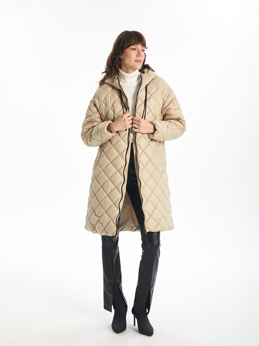 Стёганый пуховик с капюшоном для женщин-1