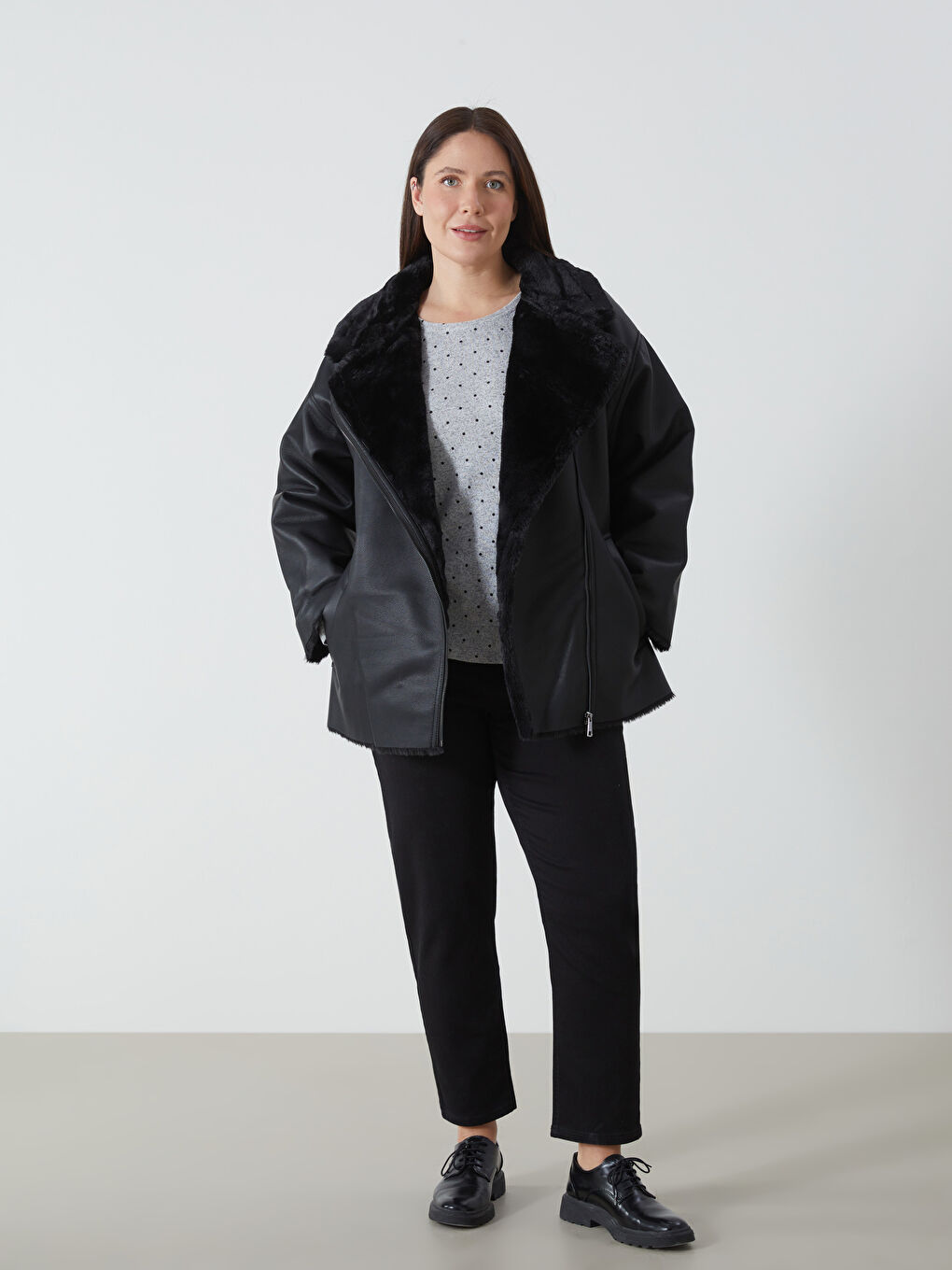 Siyah Kadın Biker Yaka Düz Deri Görünümlü Mont-12