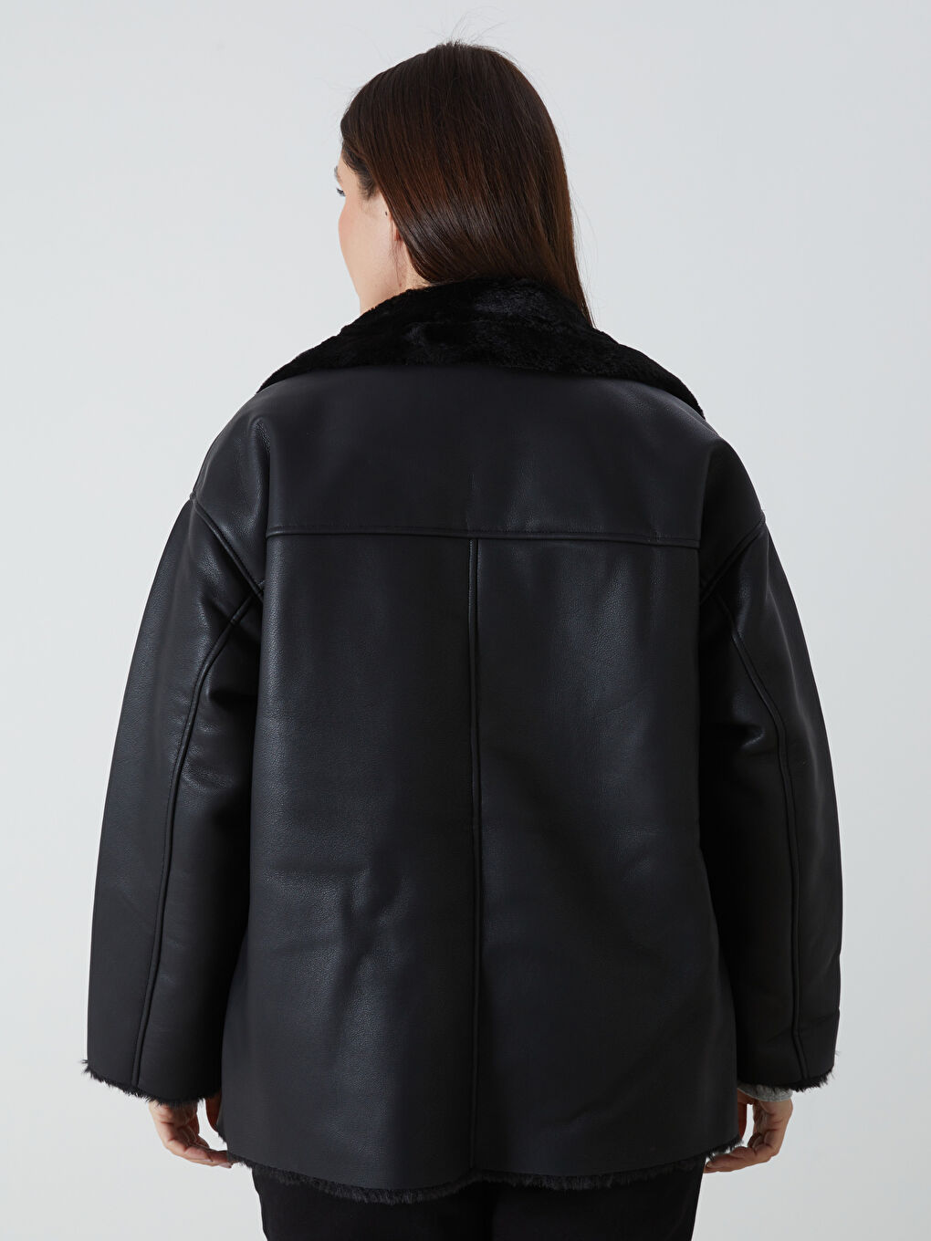 Siyah Kadın Biker Yaka Düz Deri Görünümlü Mont-15