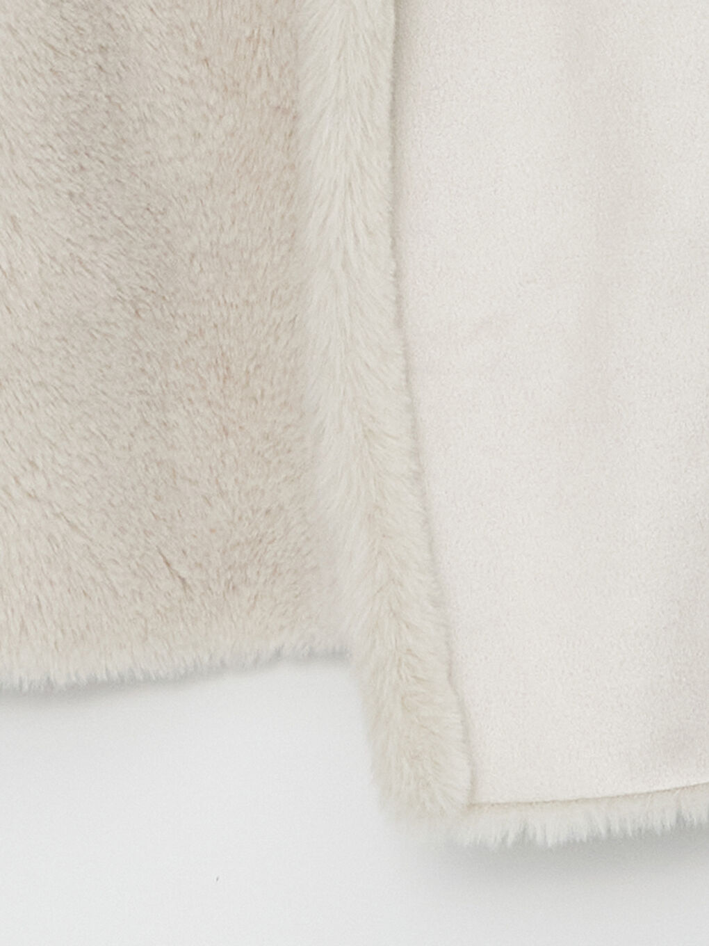 Женская куртка из искусственной кожи с байкерским воротником и однотонным дизайном-6