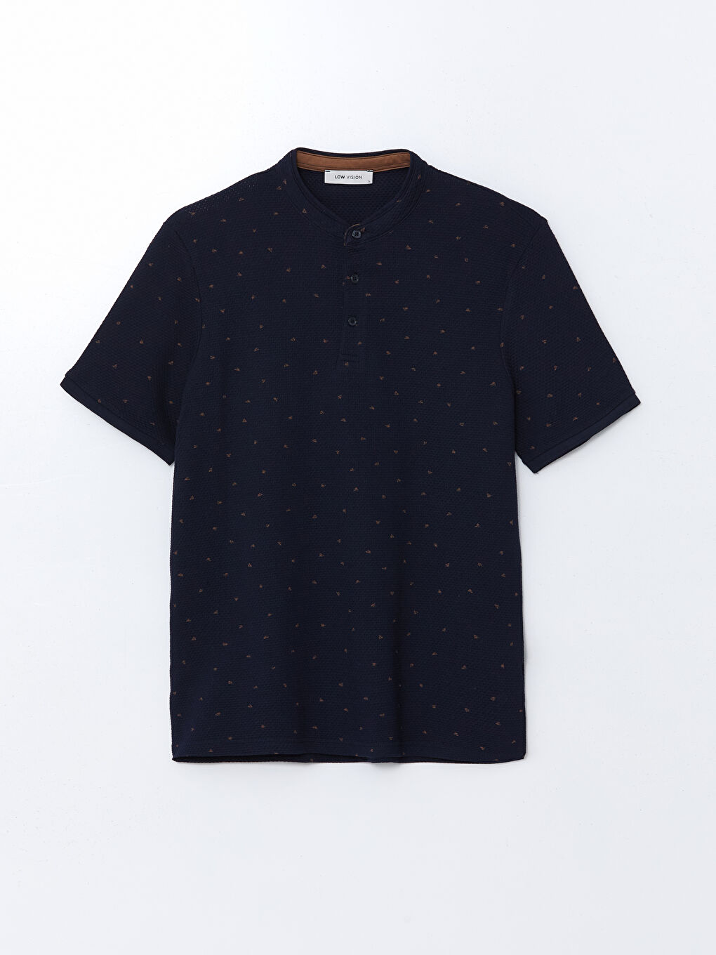 تي شيرت رجالي بكم قصير وياقة مندرين منقوش-8