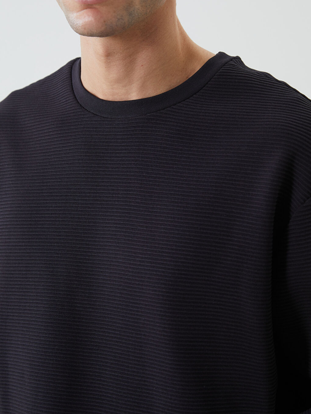 سويت شيرت كم طويل بياقة دائرية للرجال-2