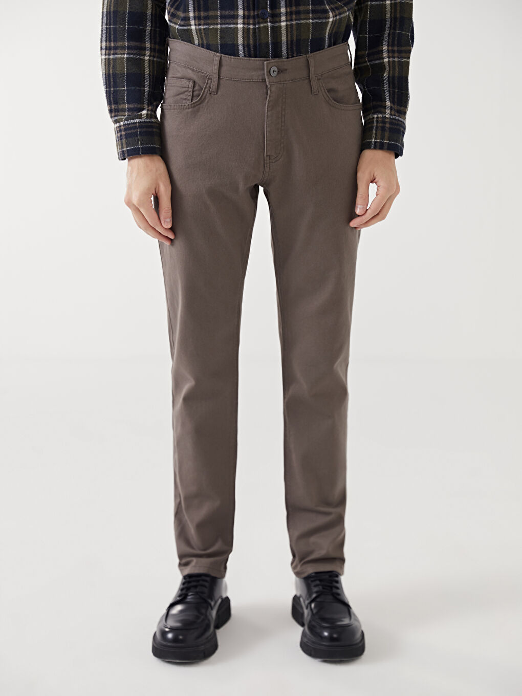 بنطلون تشينو بقصة نحيفة للرجال-1