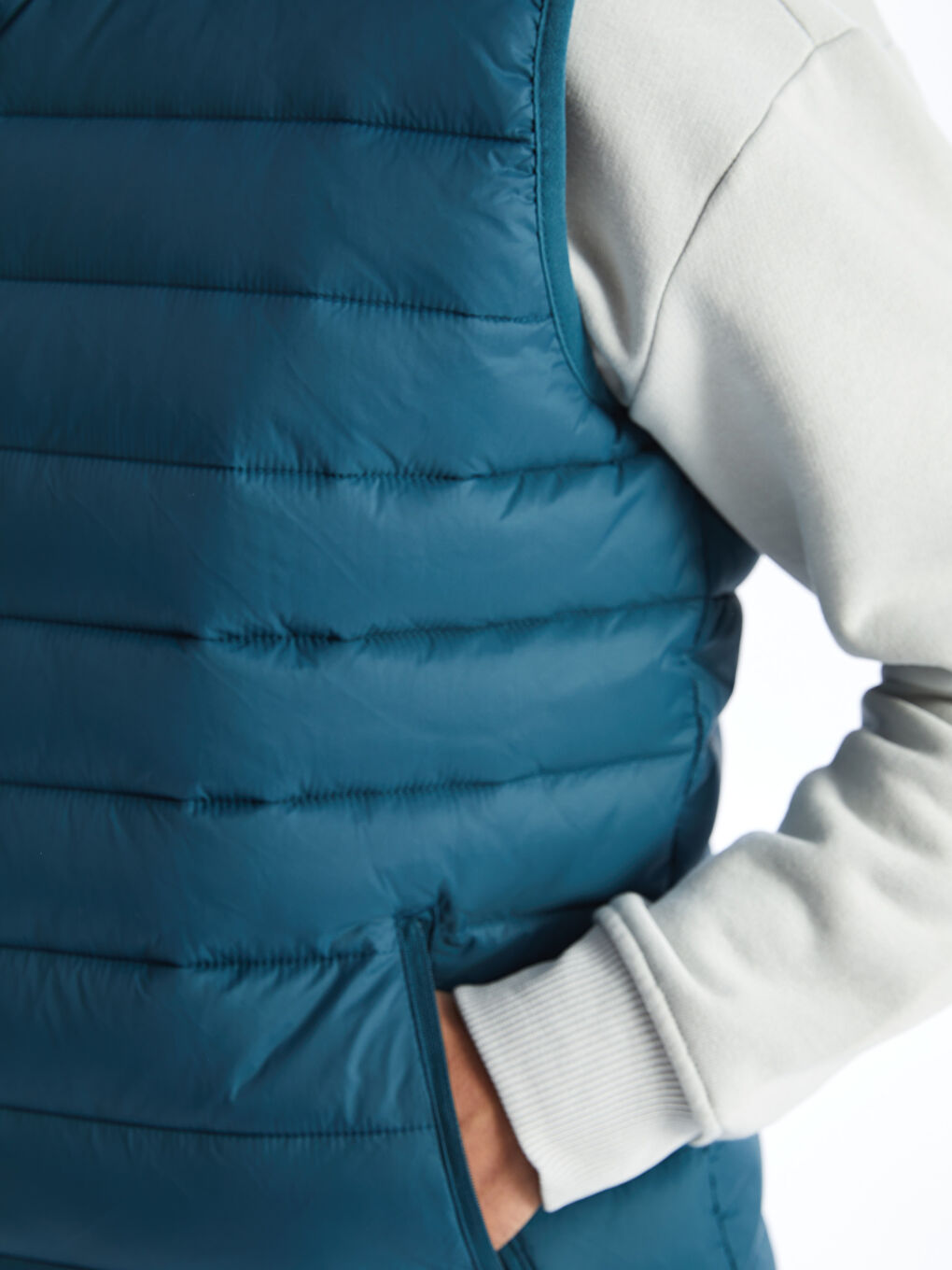 Gilet Doudoune à Col Cheminée pour Hommes Coupe Standard-3