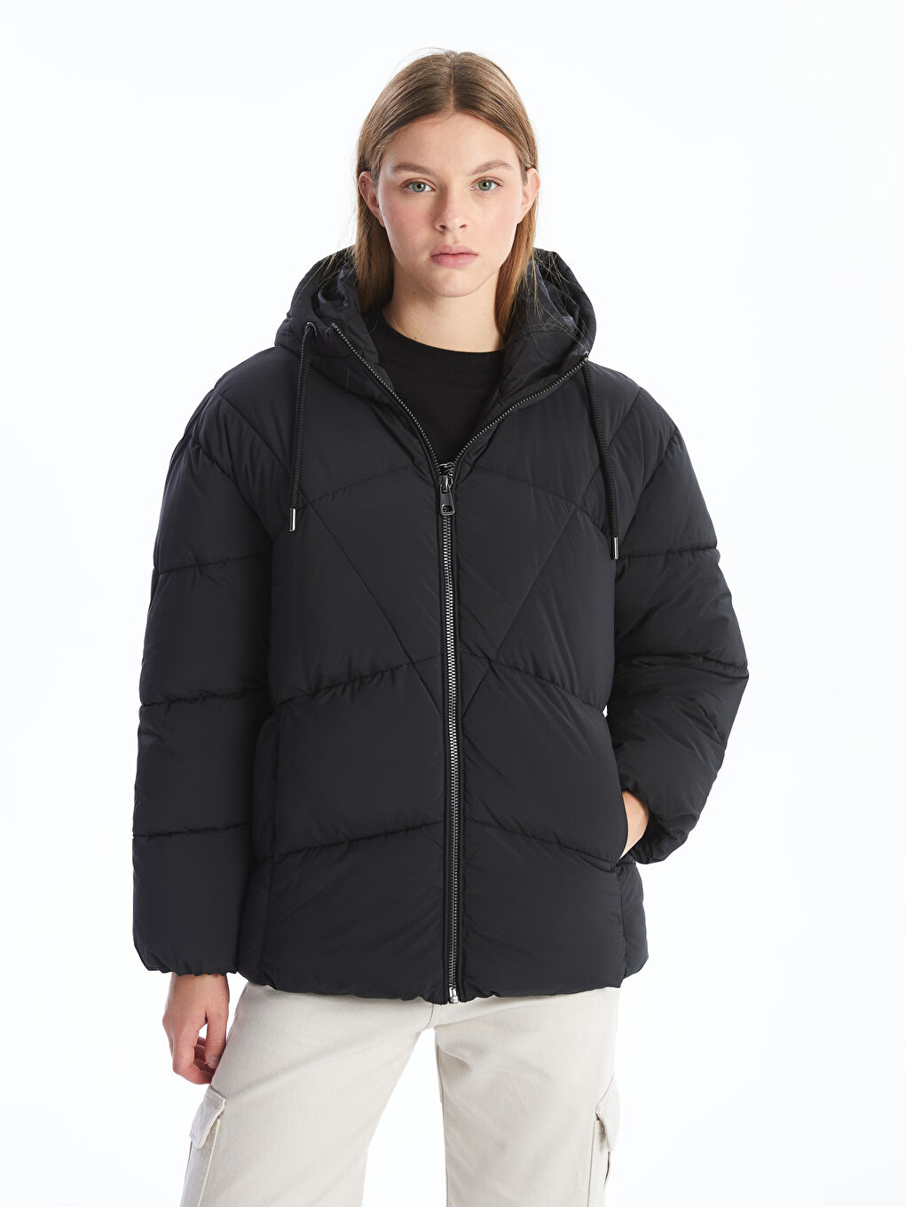 Однотонный оверсайз женский пуховик с капюшоном
