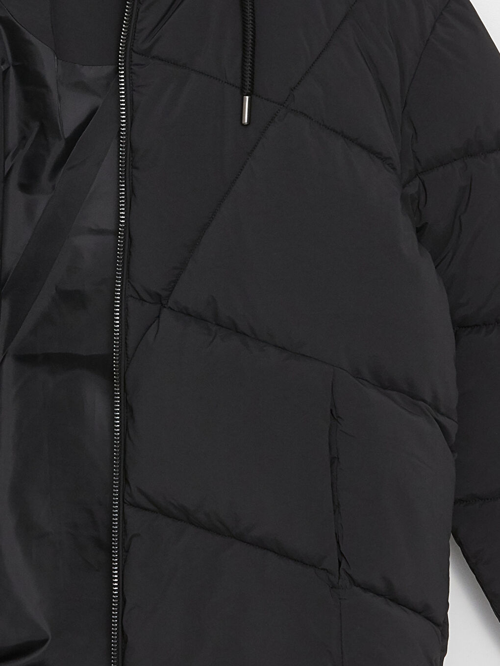 Однотонный оверсайз женский пуховик с капюшоном-7