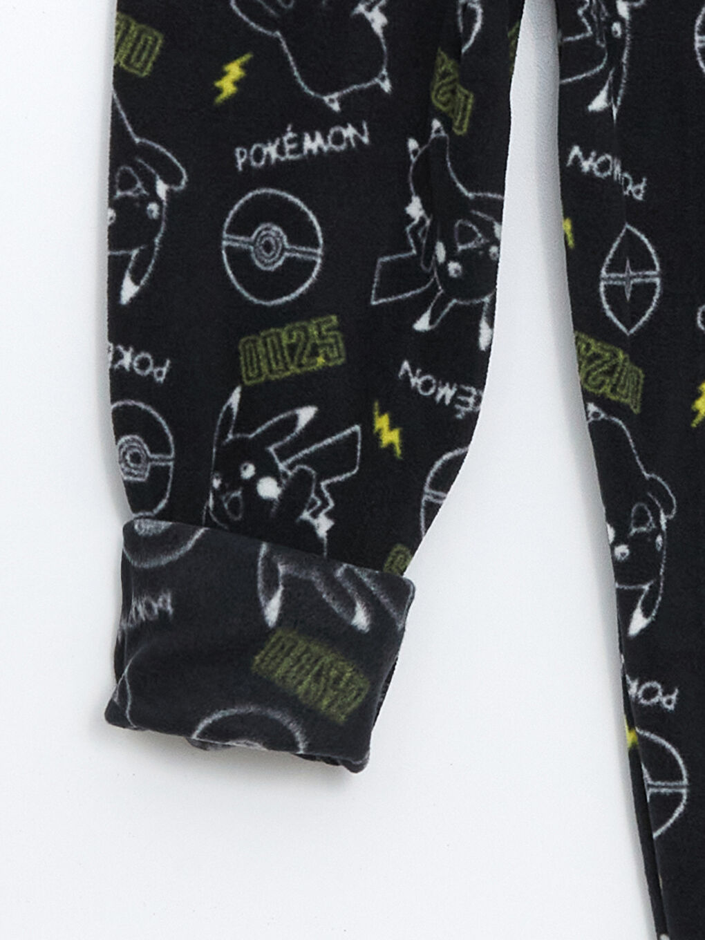 LCW Kids Siyah Bisiklet Yaka Pikachu Baskılı Polar Erkek Çocuk Pijama Takımı - 5