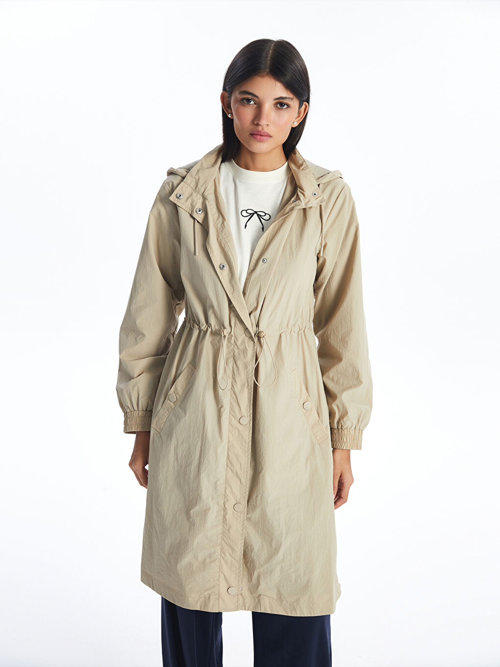 Bej Kadın Kapüşonlu Düz Yağmurluk-5