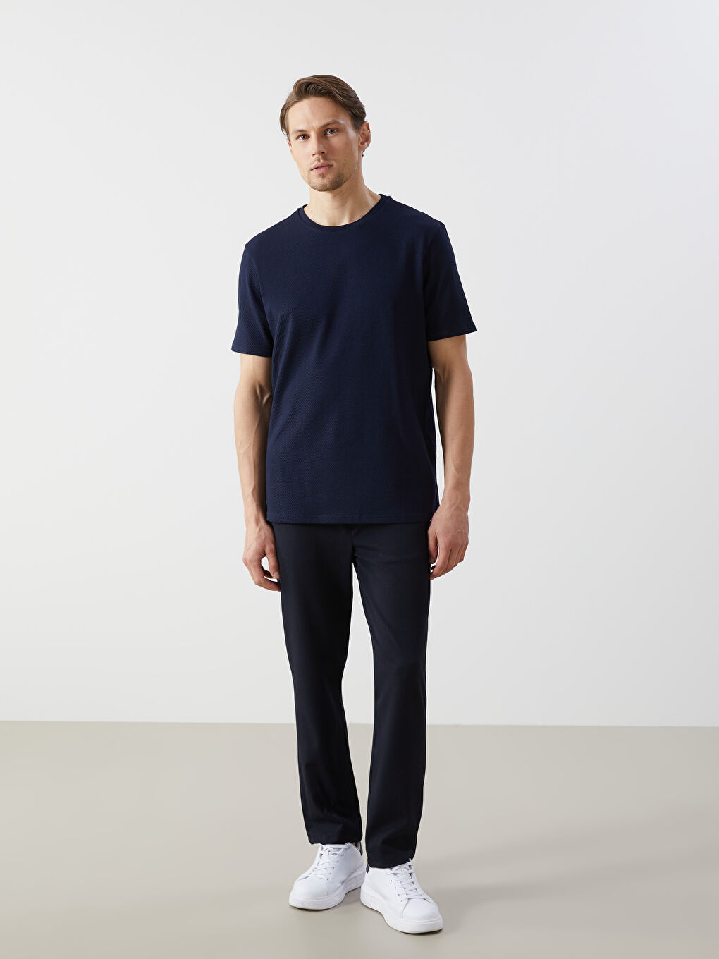 T-shirt Uni pour Hommes à Col Rond-1