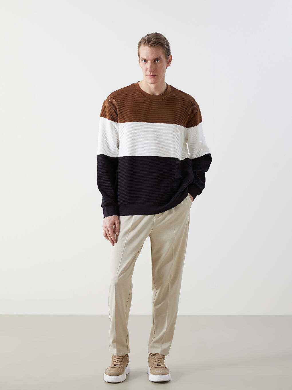 كنزة رياضية برقبة دائرية وكم طويل وكتلة ألوان للرجال-1