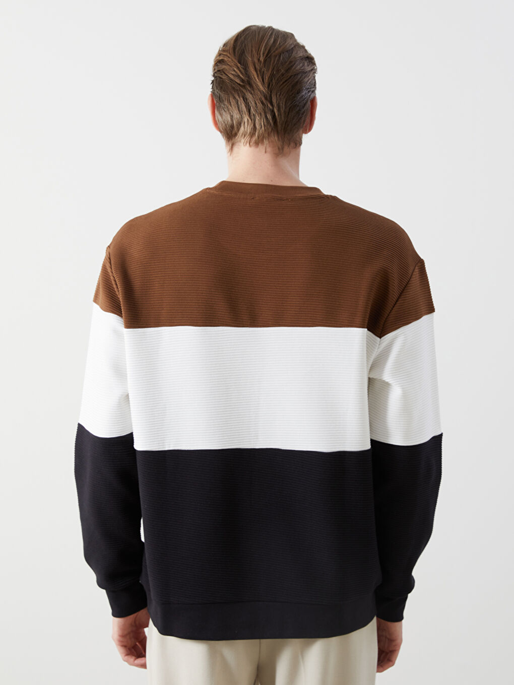 كنزة رياضية برقبة دائرية وكم طويل وكتلة ألوان للرجال-3