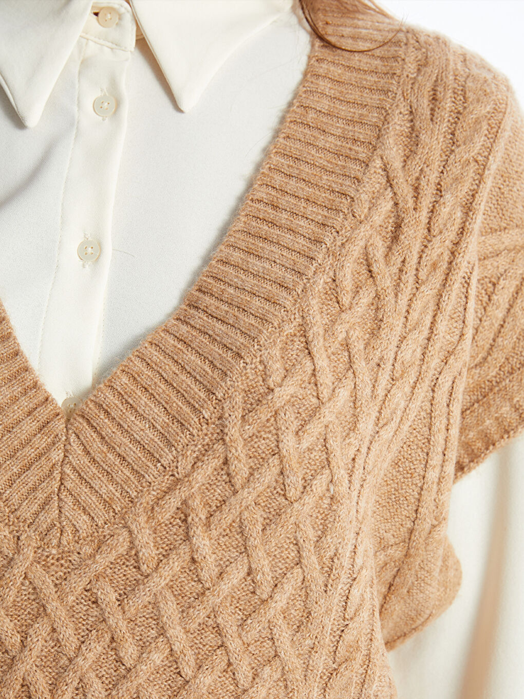 سترة صوفية تريكو واسعة الحجم منقوشة برقبة على شكل حرف V للسيدات-2