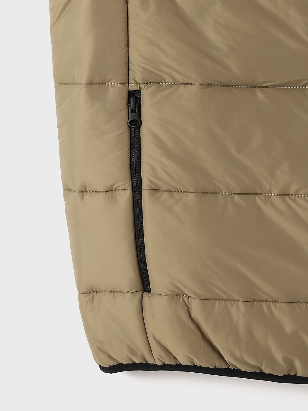 فيست منتفخ بياقة قمع رفيع للرجال-2