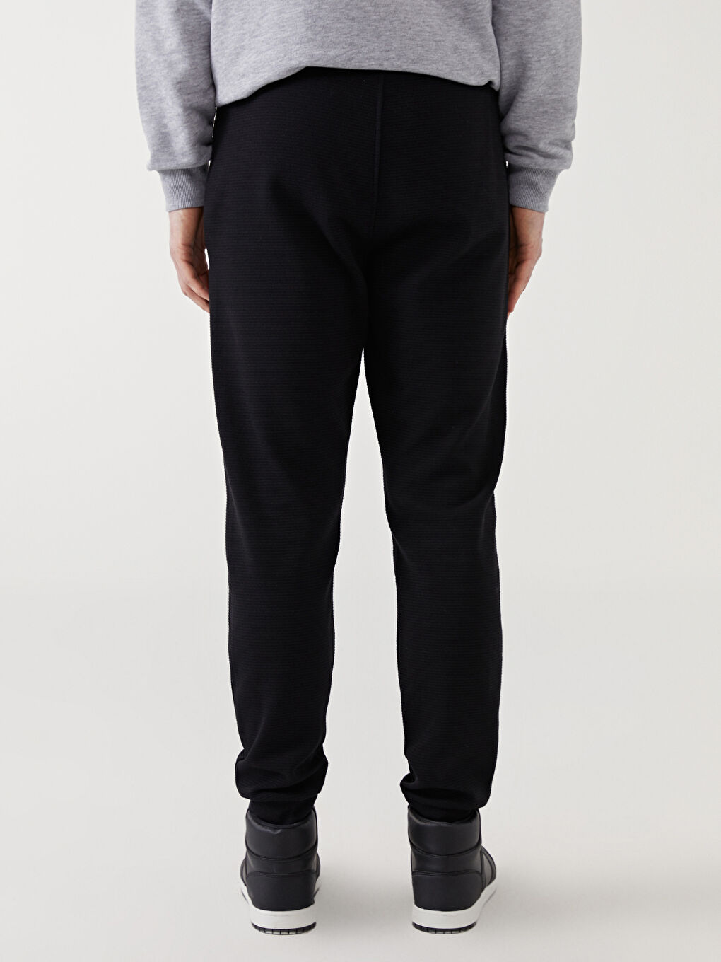 Siyah Standart Kalıp Erkek Jogger Eşofman Altı-3
