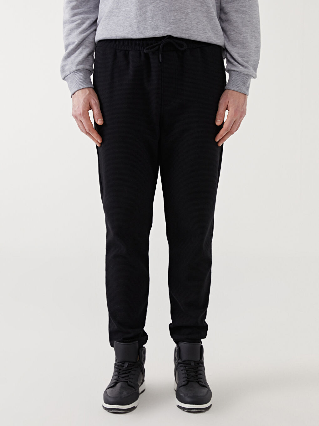 Siyah Standart Kalıp Erkek Jogger Eşofman Altı-1