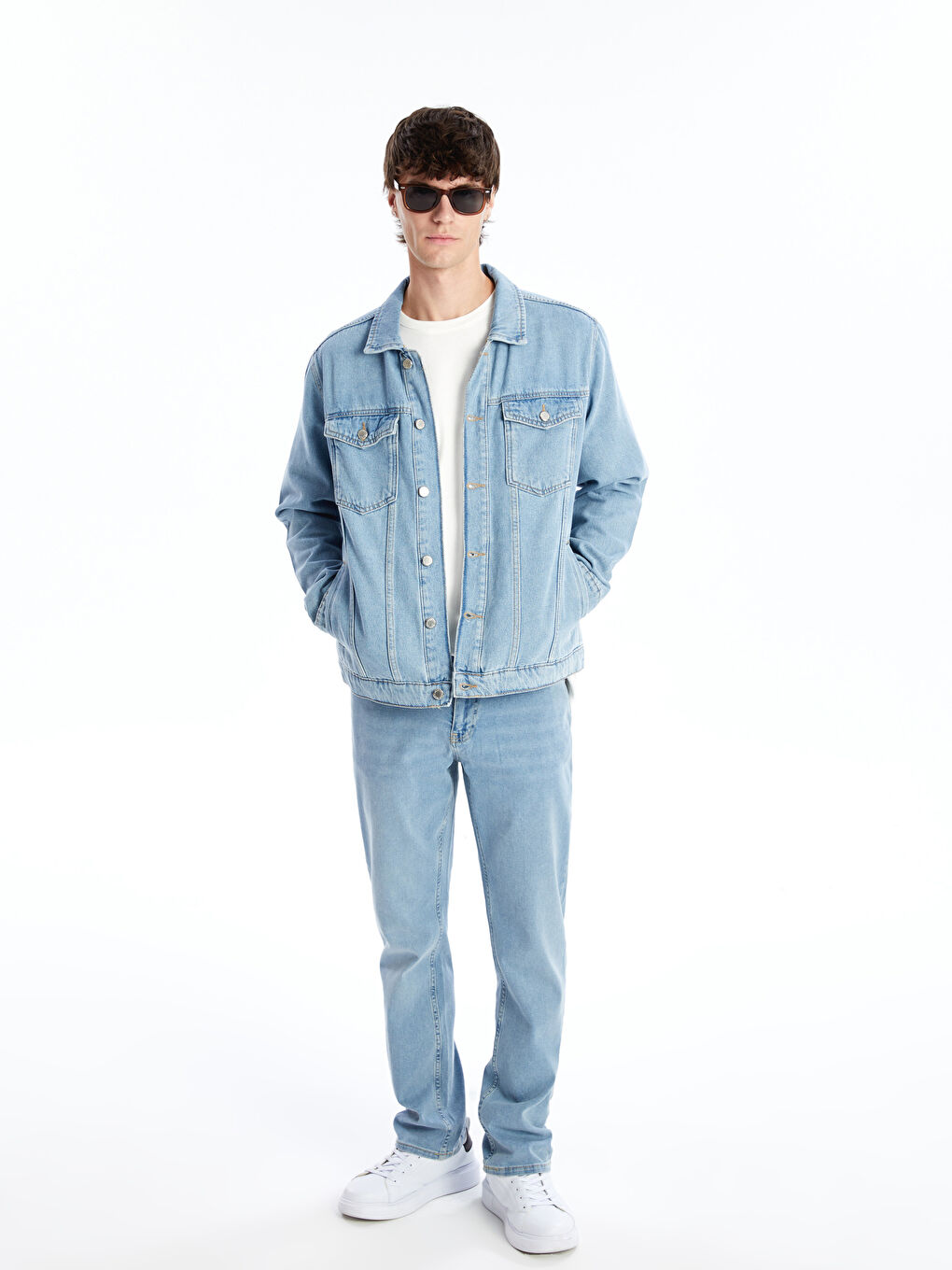 جاكيت جينز رجالي بقصة عادية-1