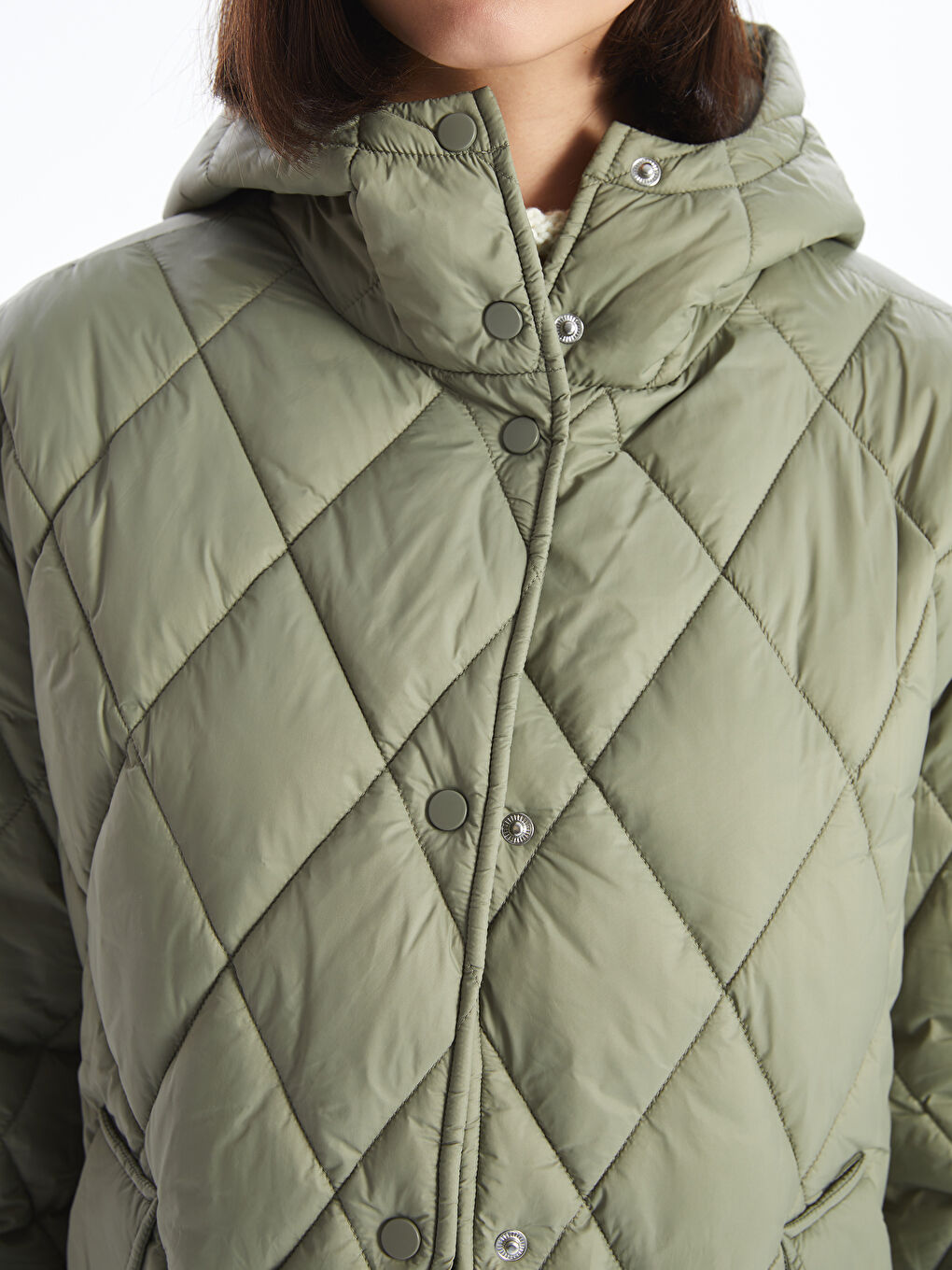 Haki Kapüşonlu Kapitone Oversize Kadın Şişme Mont-3