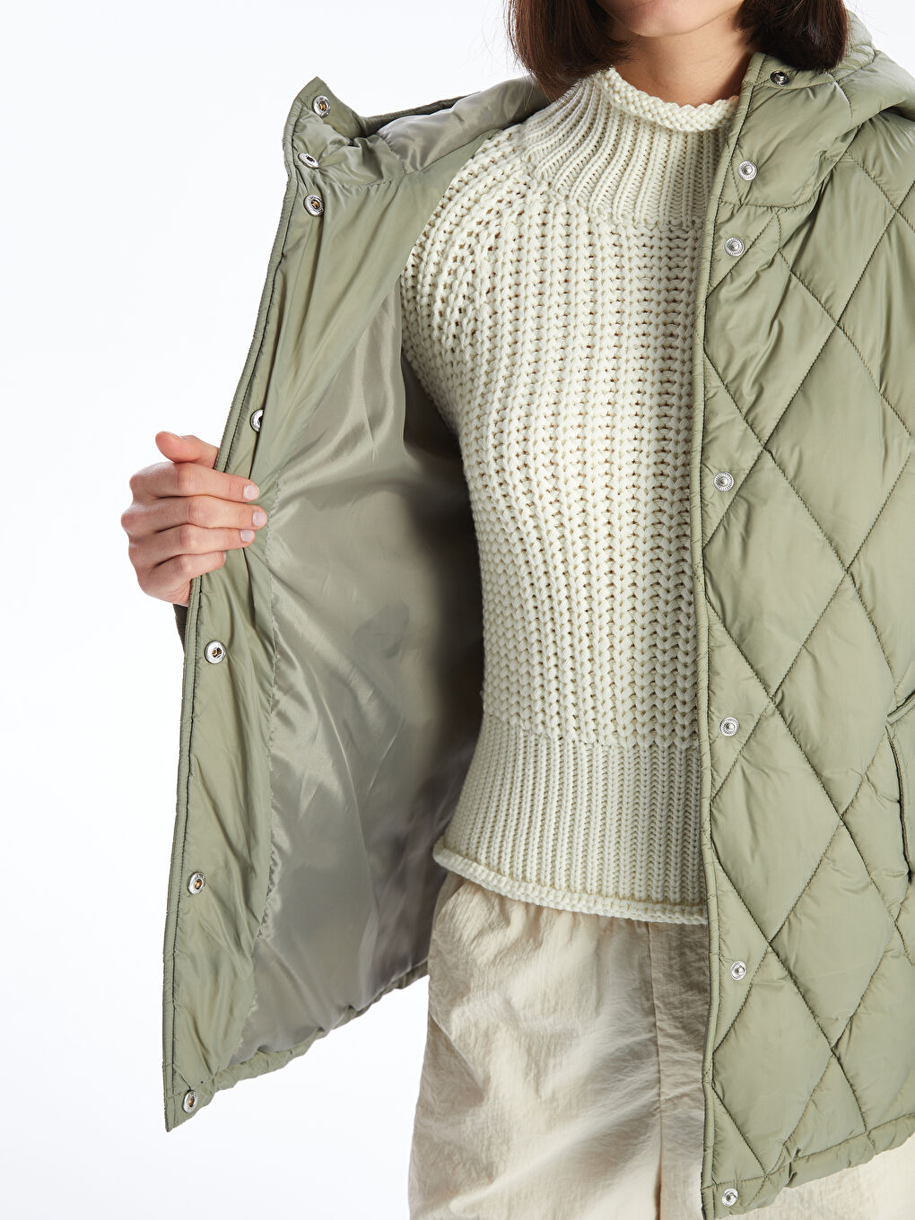 Haki Kapüşonlu Kapitone Oversize Kadın Şişme Mont-4