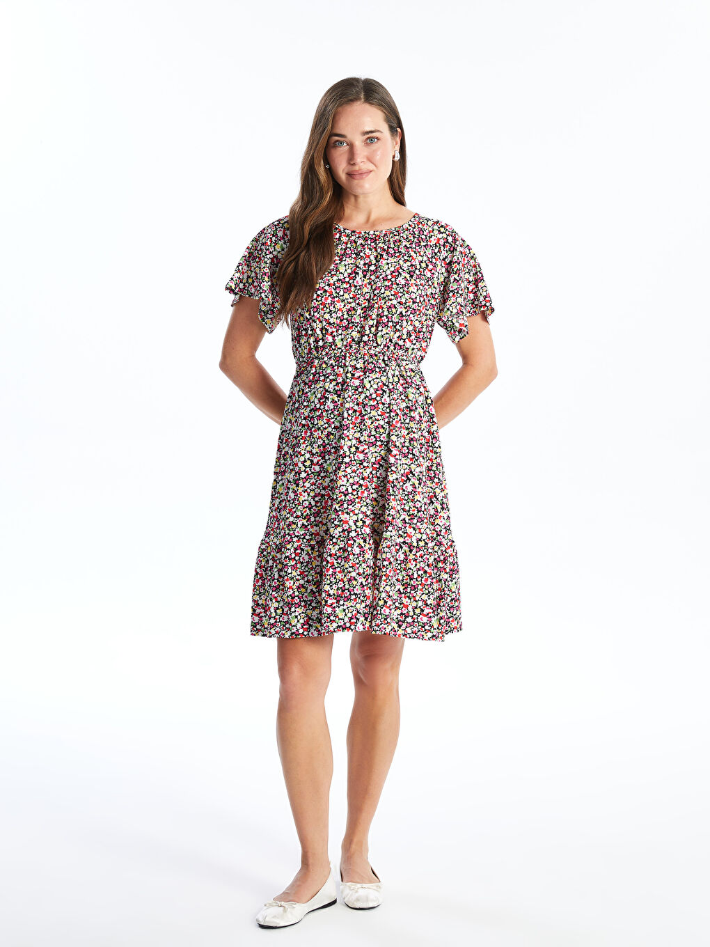 LCWAIKIKI Maternity Rundhalsausschnitt Blumiges Kurzarm Mutterschaftskleid -W43758Z8-LTQ