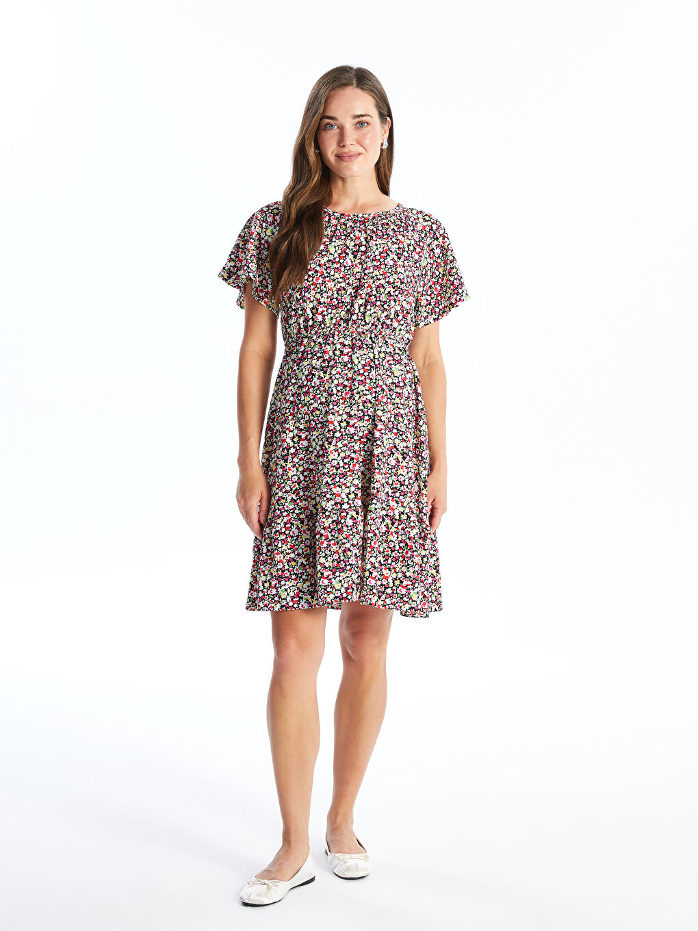 LCWAIKIKI Maternity Rundhalsausschnitt Blumiges Kurzarm Mutterschaftskleid -W43758Z8-LTQ