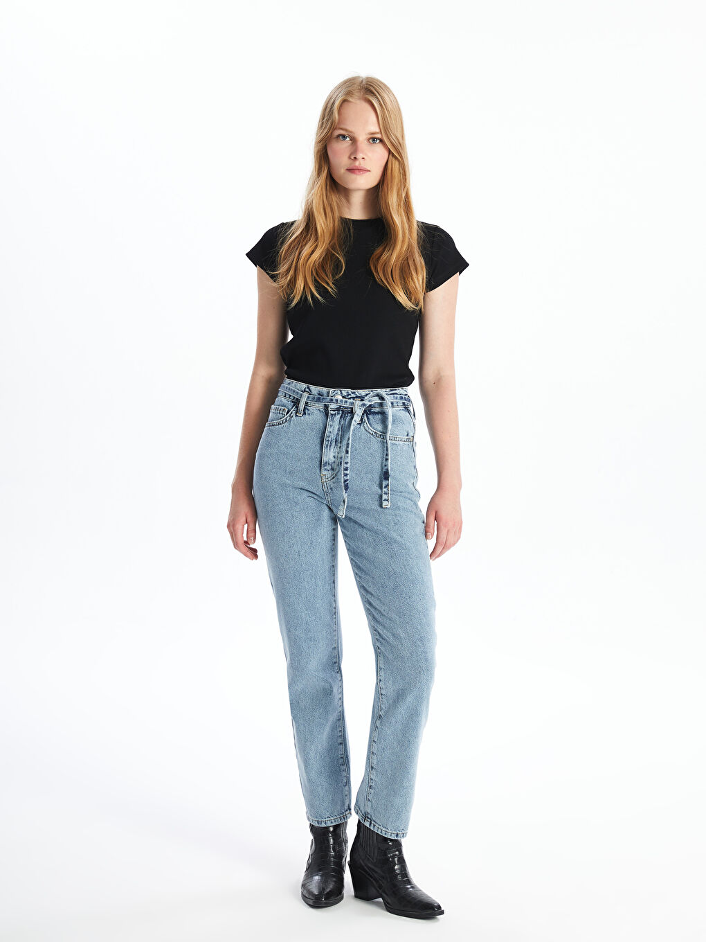 LCW Jeans Orta İndigo Rodeo Beli Kemerli Straight Fit Kadın Jean Pantolon