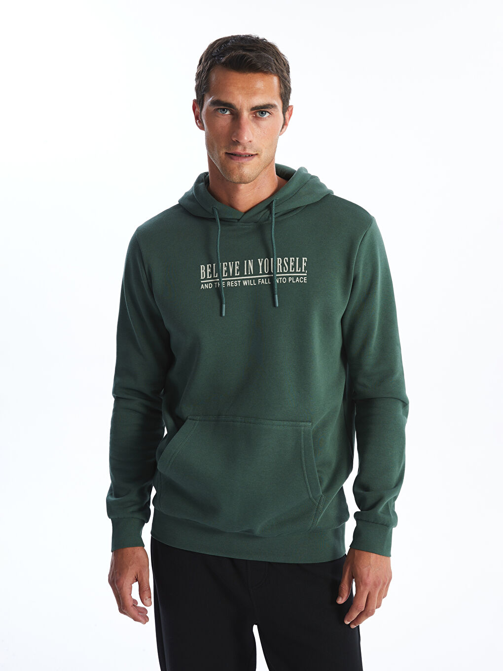 LCWAIKIKI Classic Orta Yeşil Uzun Kollu Baskılı Erkek Hoodie