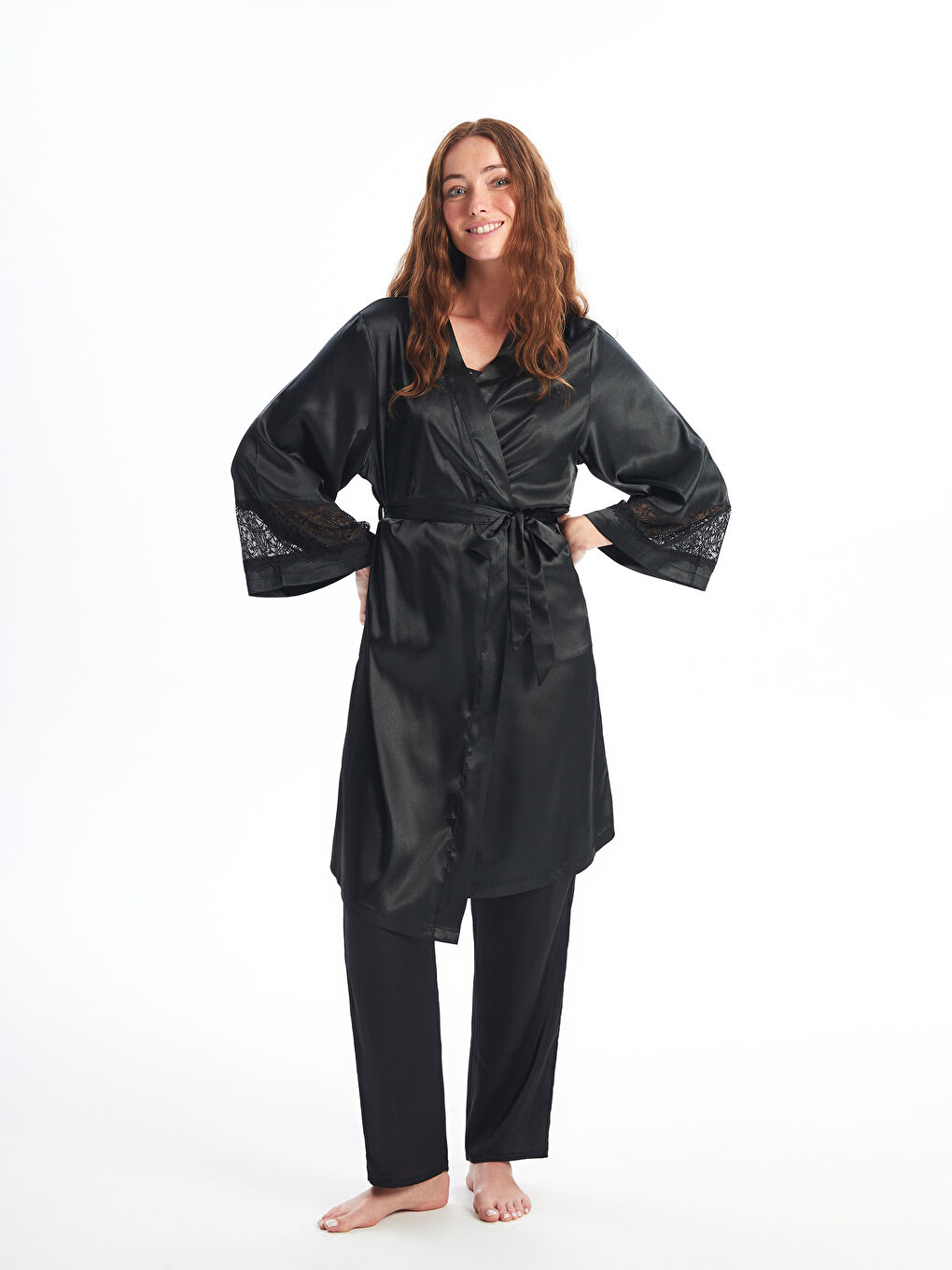 Doppelreihiger Satin Damen Bademantel mit Spitzendetails