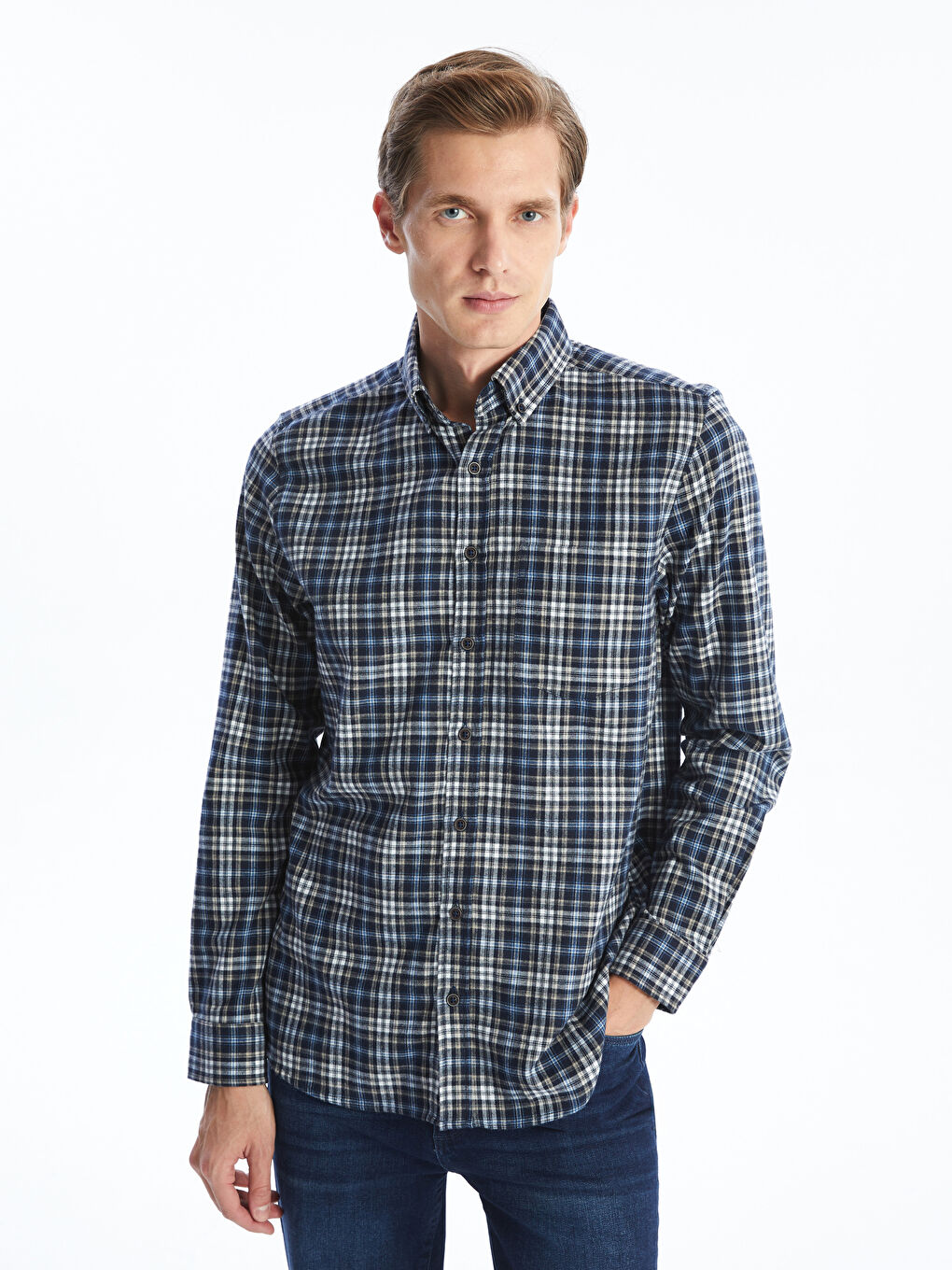 LC Waikiki قميص رجالي مربعات ريغيولار فيت بأكمام طويلة -W44508Z8-LN6