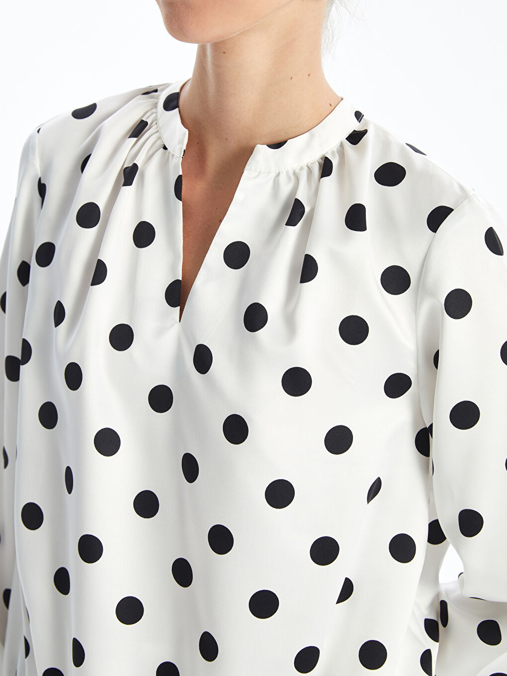 LC Waikiki Notch Neck Polka Dot Women's Blouse -W44858Z8-LRA