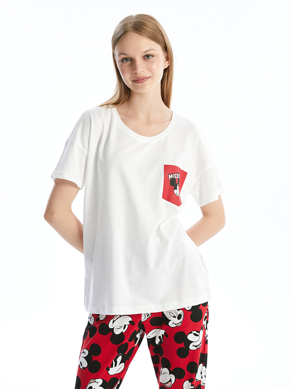 LCW Young Kırmızı Bisiklet Yaka Mickey Mouse Baskılı Kısa Kollu Kadın Pijama Takımı - 1