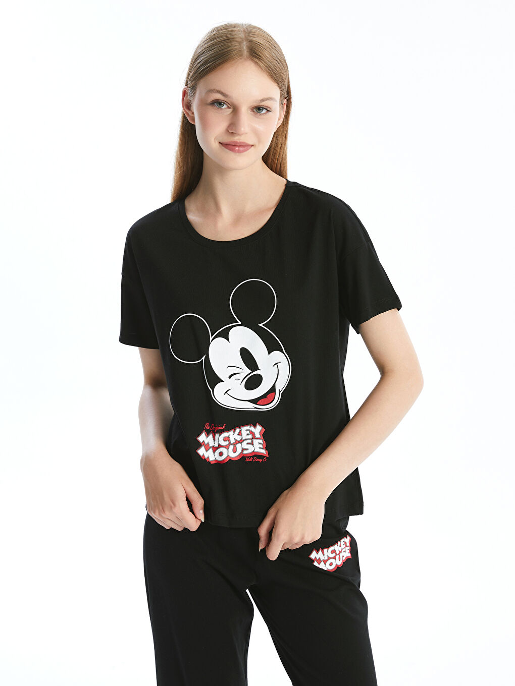 LCW Young Yeni Siyah Bisiklet Yaka Mickey Mouse Baskılı Kısa Kollu Kadın Kaprili Pijama Takımı