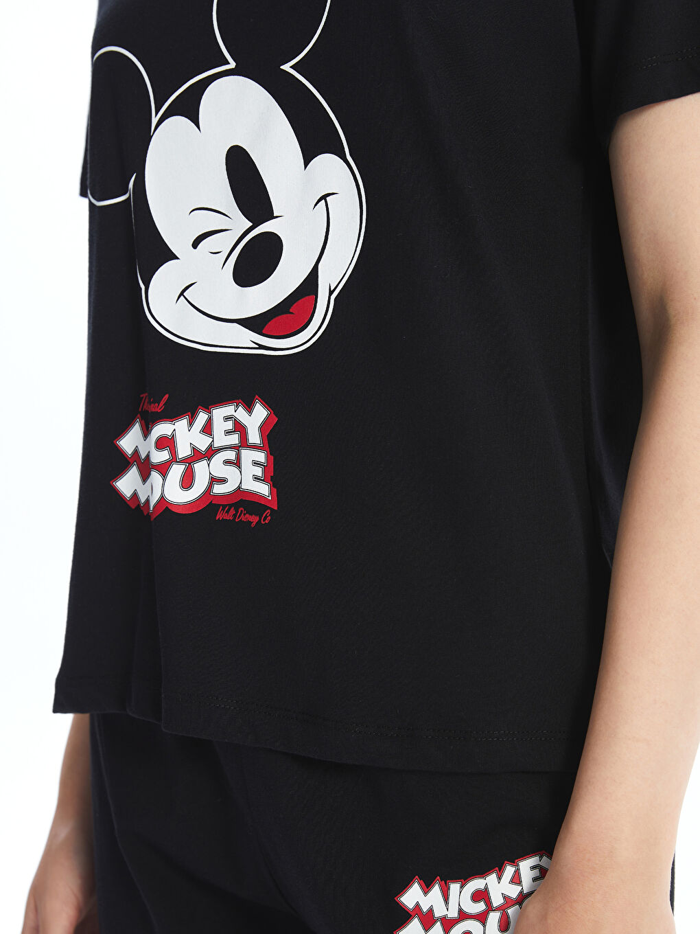 LCW Young Yeni Siyah Bisiklet Yaka Mickey Mouse Baskılı Kısa Kollu Kadın Kaprili Pijama Takımı - 2