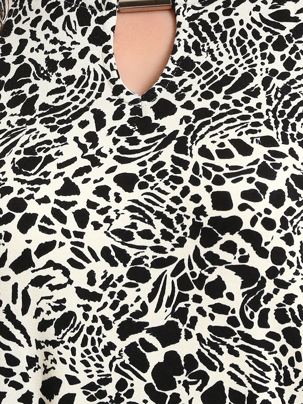 Siyah Bisiklet Yaka Desenli Uzun Kollu Kadın Bluz-4