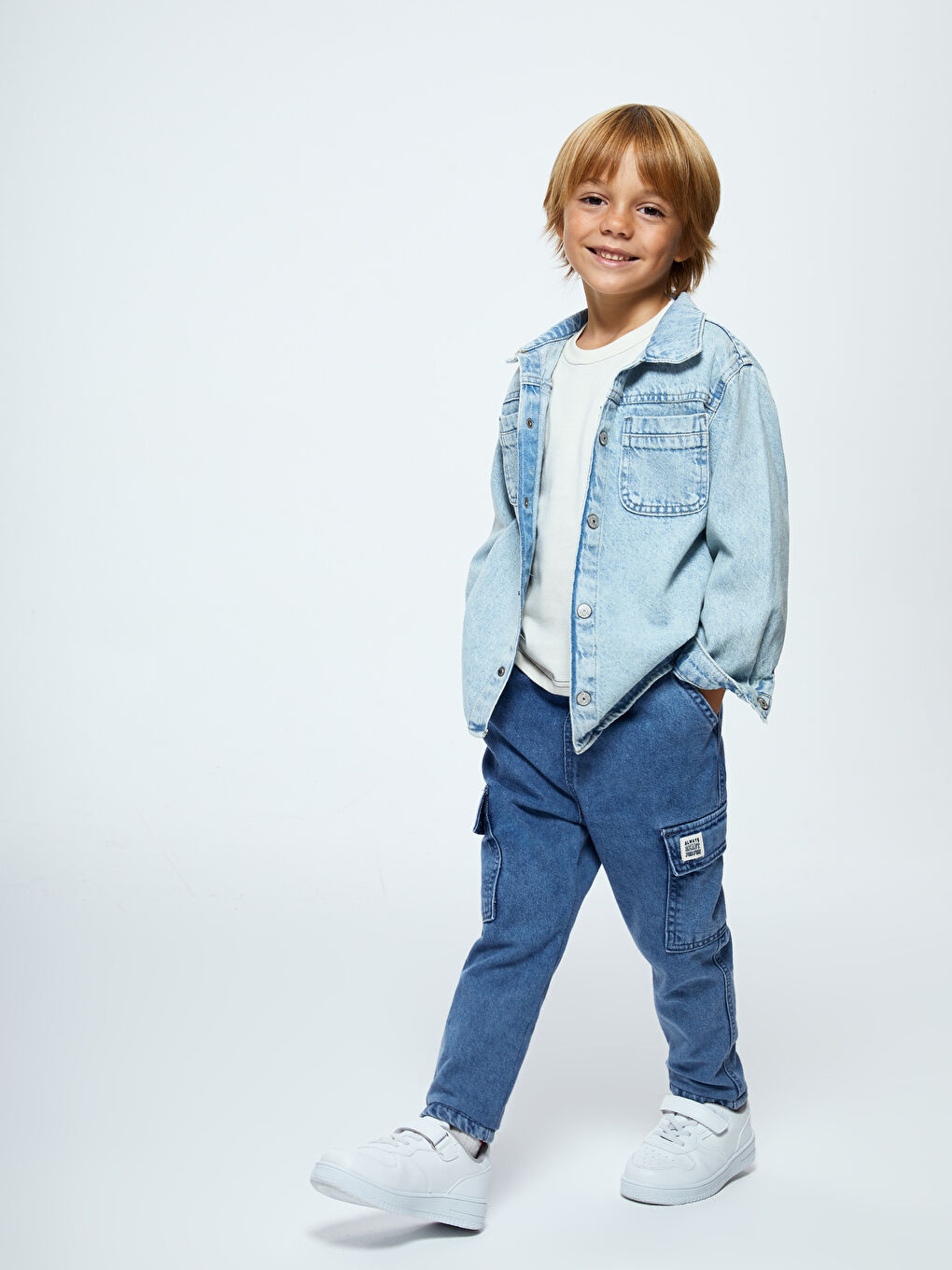 LCW Kids İndigo Beli Lastikli Basic Erkek Çocuk Jean Şort - 1