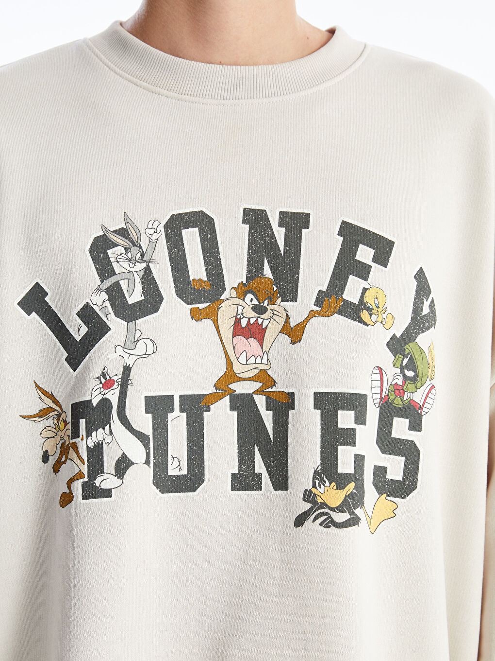 LCW Vision Bisiklet Yaka Bugs Bunny Baskılı Oversize Kadın Sweatshirt -W45711Z8-G5H