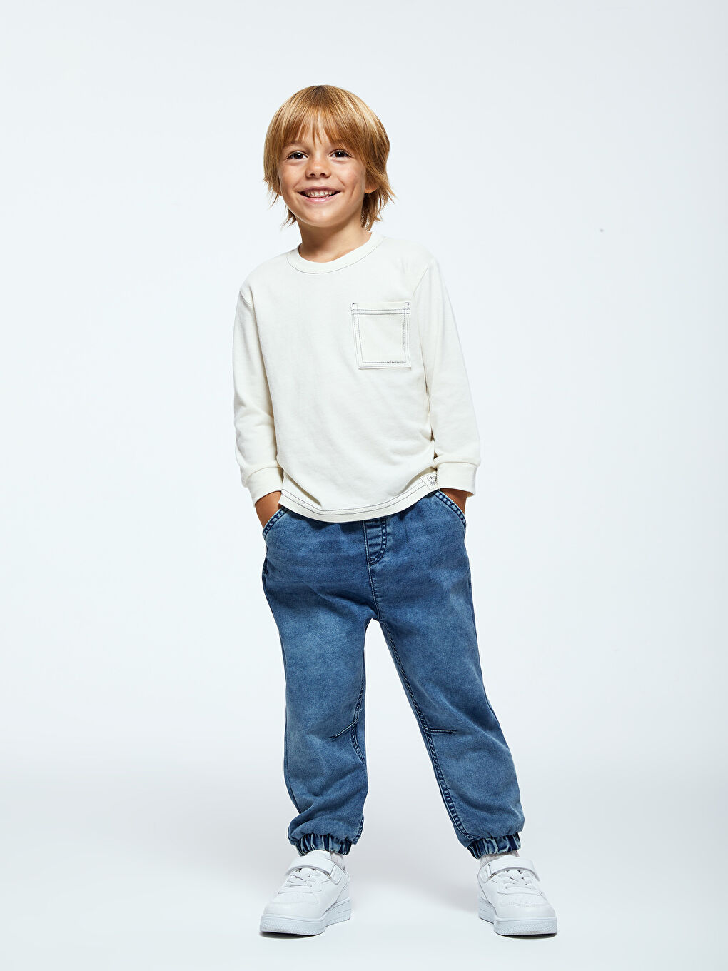 LCW Kids Orta İndigo Rodeo Beli Lastikli Basic Erkek Çocuk Jean Pantolon