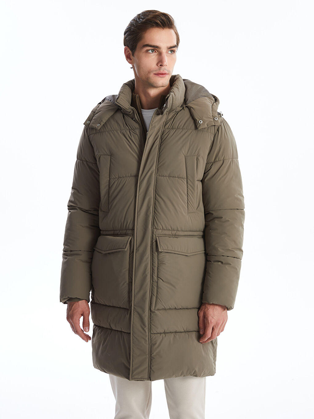 Пуховик стандартного кроя с капюшоном для мужчин-3