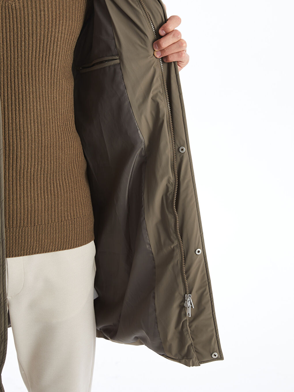 Пуховик стандартного кроя с капюшоном для мужчин-4