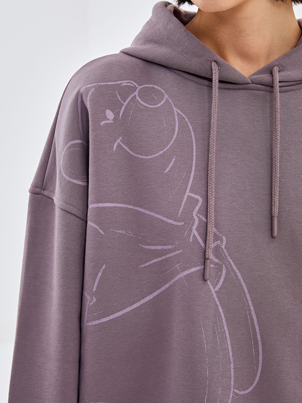 LCW Vision Mat Mürdüm Winnie the Pooh Baskılı Oversize Kadın Kalın Hoodie - 2