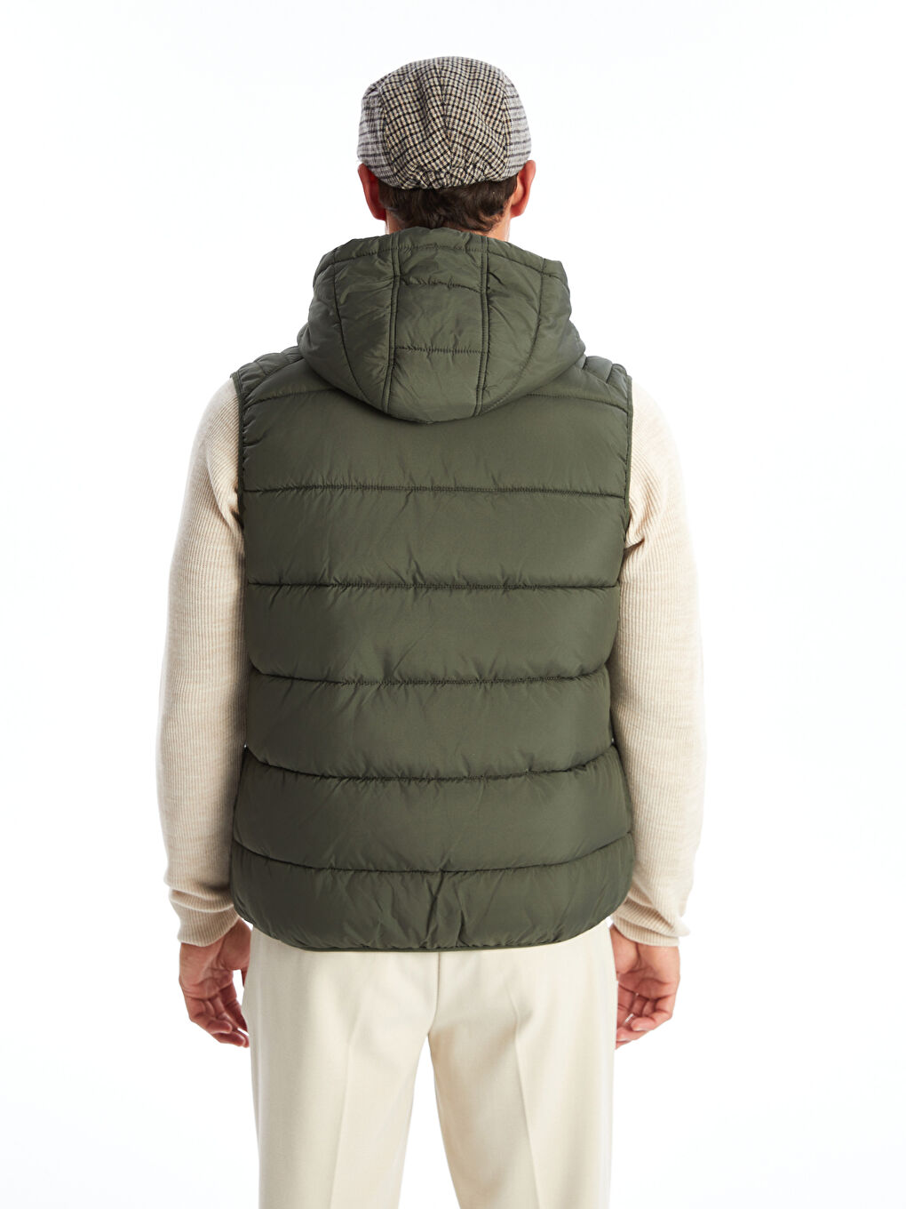 LCWAIKIKI Classic Regular Fit Hooded Men's Puffer Gilet -W46174Z8-V9A