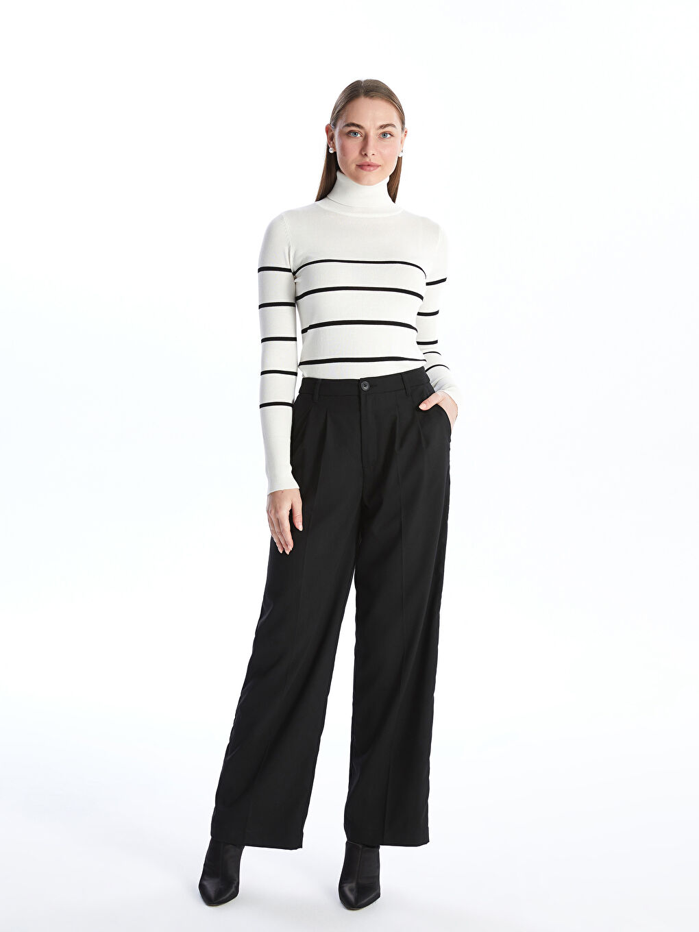 LCWAIKIKI Basic Turtleneck Striped Women's Knitwear Sweater -W46305Z8-LFC