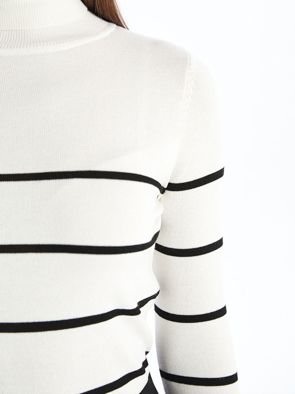 LCWAIKIKI Basic Turtleneck Striped Women's Knitwear Sweater -W46305Z8-LFC