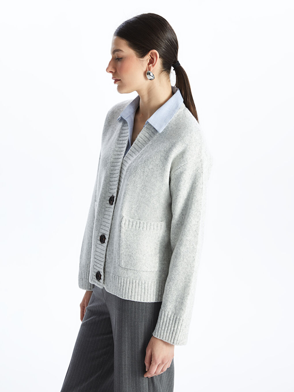 LCWAIKIKI Classic V Neck Women's Knitwear Cardigan -W46390Z8-Y9X