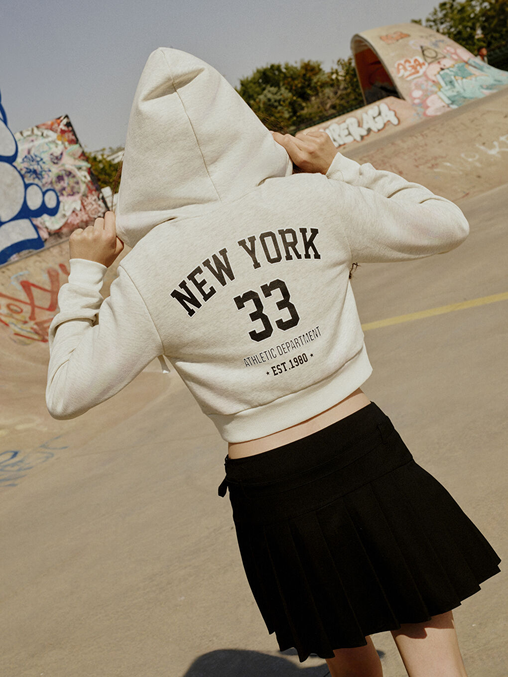 XSIDE Gri Melanj Kapüşonlu Baskılı Crop Kadın Fermuarlı Sweatshirt - 2